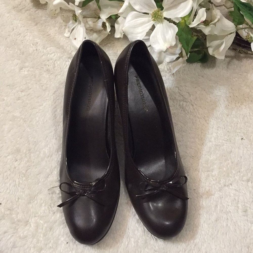 Predictions brown heels